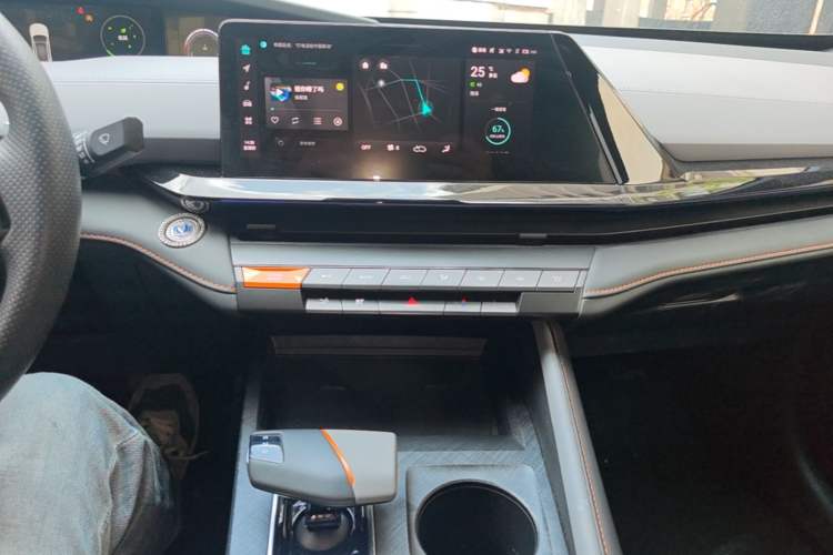 Used CHANGAN UNI-V 2022 1.5T Prestige Version Audio And AC Panel