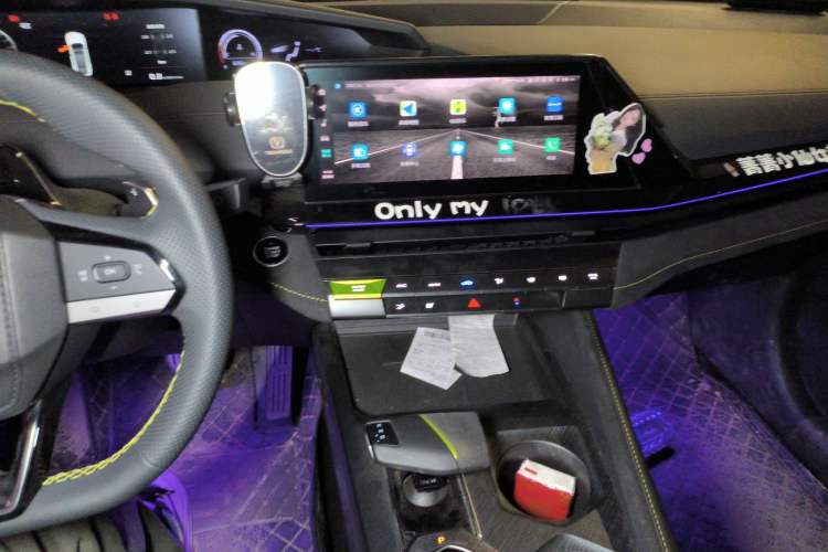 Used CHANGAN UNI-V 2022 1.5T Sport Edition Audio And AC Panel