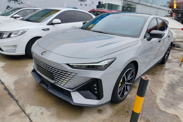 Used CHANGAN UNI-V 2022 1.5T Prestige Version