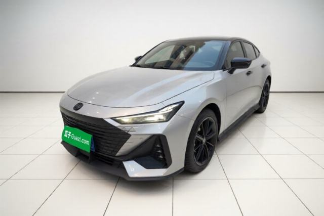 CHANGAN UNI-V 2022 1.5T Prestige Version مستعملة