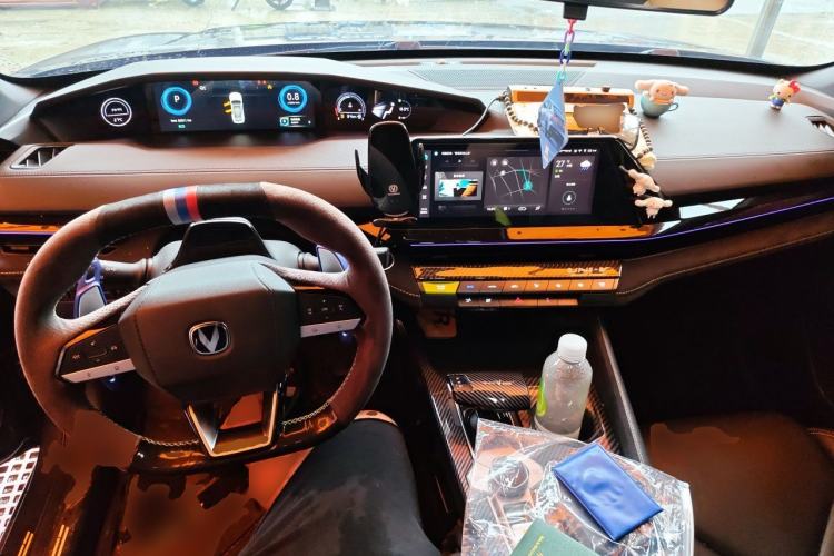 Used CHANGAN UNI-V 2022 1.5T Sport Edition Center Console