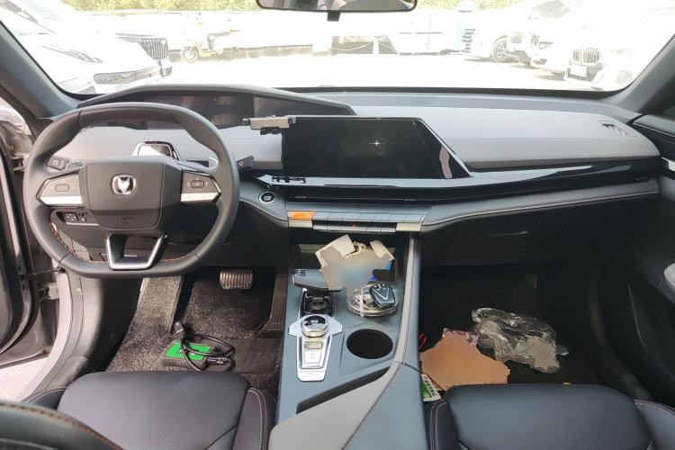 Used CHANGAN UNI-V 2022 1.5T Prestige Version Center Console
