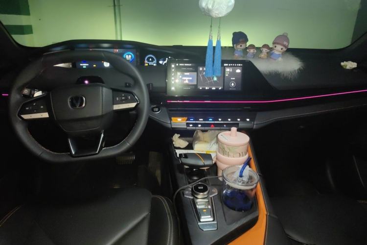 Used CHANGAN UNI-V 2022 1.5T Prestige Version Center Console