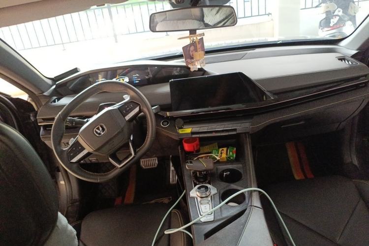 Used CHANGAN UNI-V 2022 1.5T Sport Edition Center Console