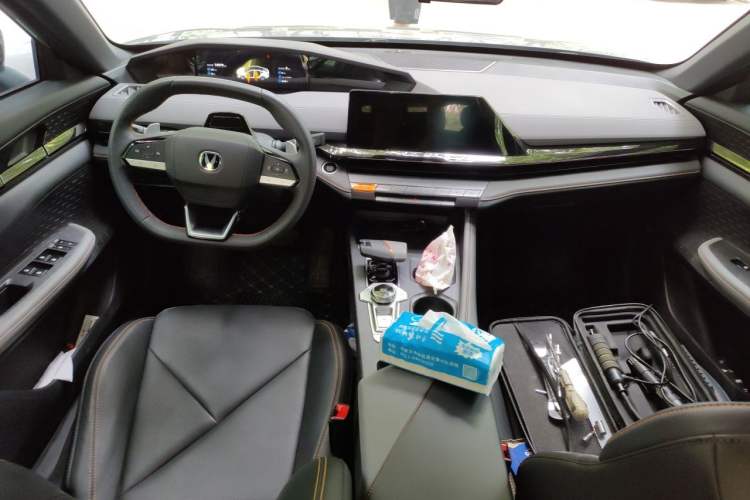 Used CHANGAN UNI-V 2022 1.5T Prestige Version Center Console