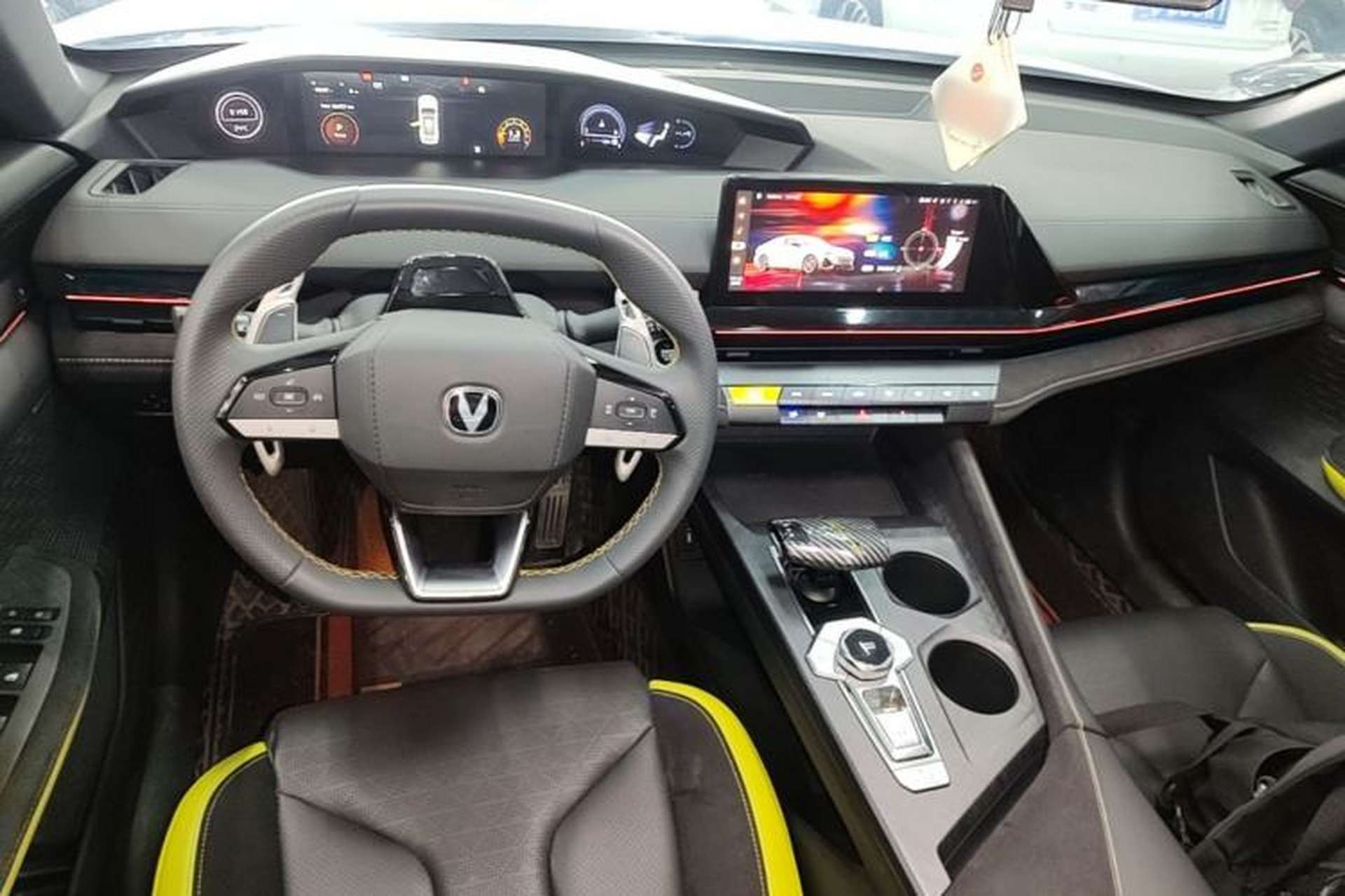 Used CHANGAN UNI-V 2022 2.0T Leading-Speed Edition Center Console