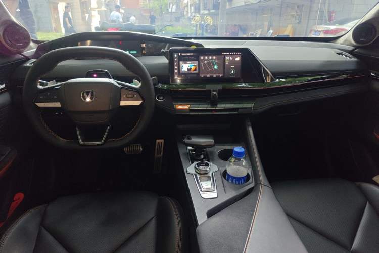 Used CHANGAN UNI-V 2022 1.5T Sport Edition Center Console