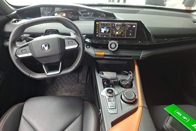 Used CHANGAN UNI-V 2022 1.5T Prestige Version Center Console