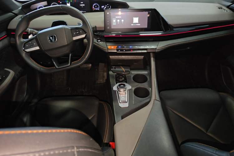 Used CHANGAN UNI-V 2022 1.5T Prestige Version Center Console