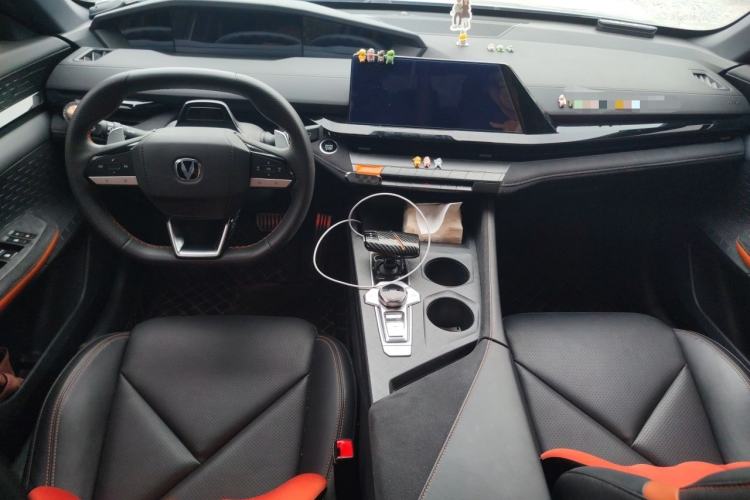 Used CHANGAN UNI-V 2022 1.5T Sport Edition Center Console