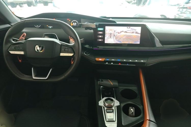 Used CHANGAN UNI-V 2022 1.5T Prestige Version Center Console