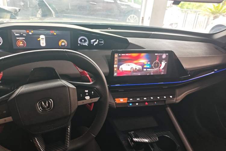Used CHANGAN UNI-V 2022 1.5T Prestige Version Center Console