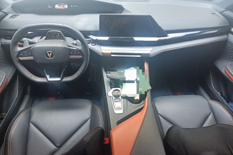 Used CHANGAN UNI-V 2022 1.5T Prestige Version Center Console