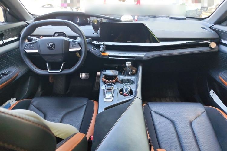 Used CHANGAN UNI-V 2022 2.0T Leading-Speed Edition Center Console