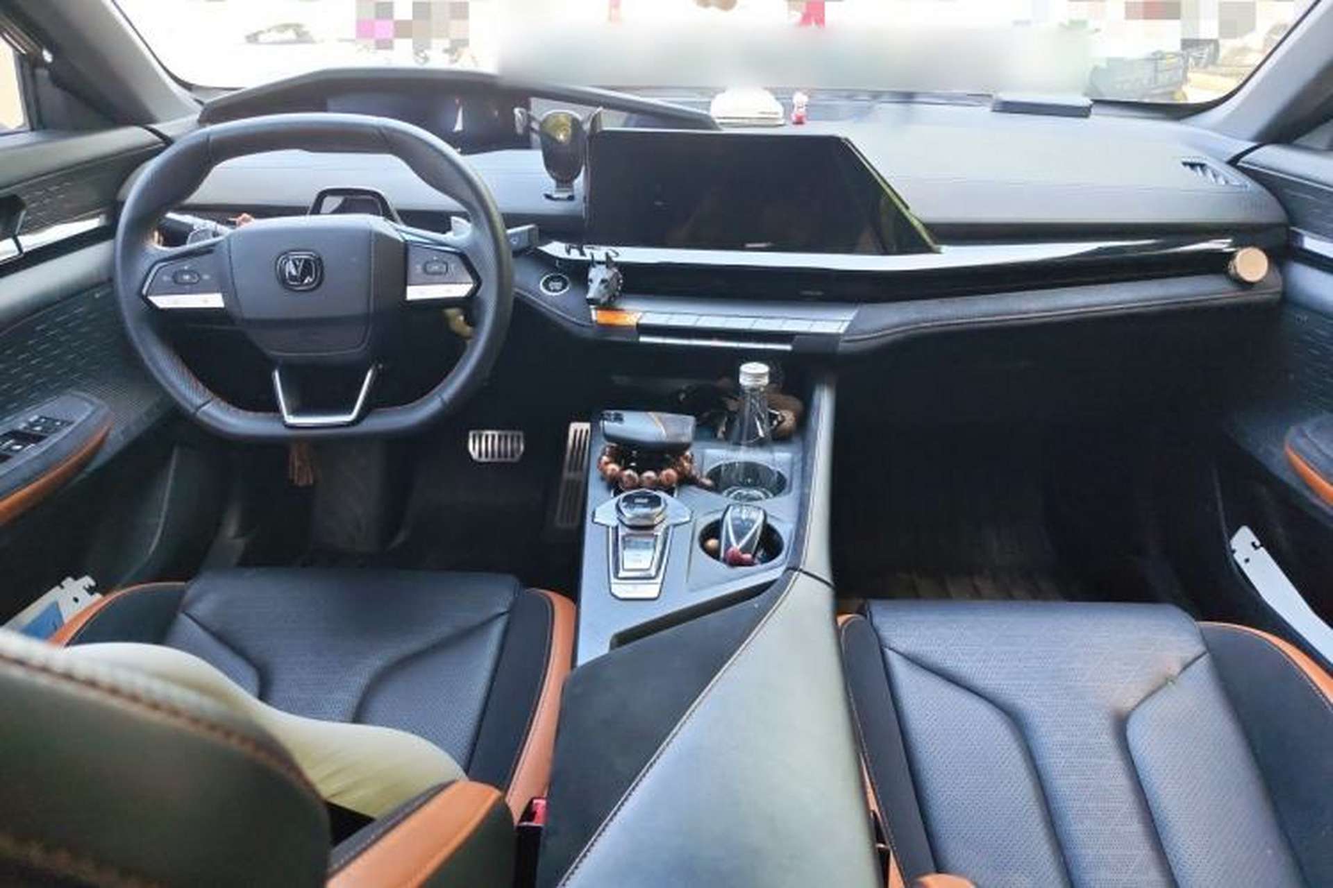 Used CHANGAN UNI-V 2022 2.0T Leading-Speed Edition Center Console