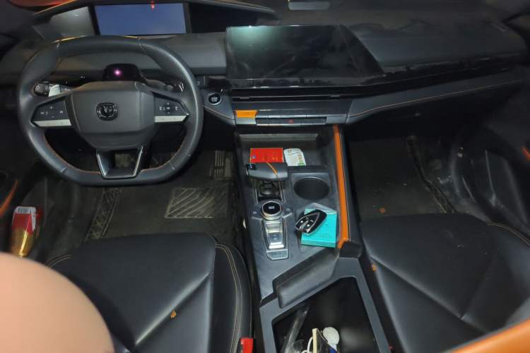Used CHANGAN UNI-V 2022 1.5T Prestige Version Center Console