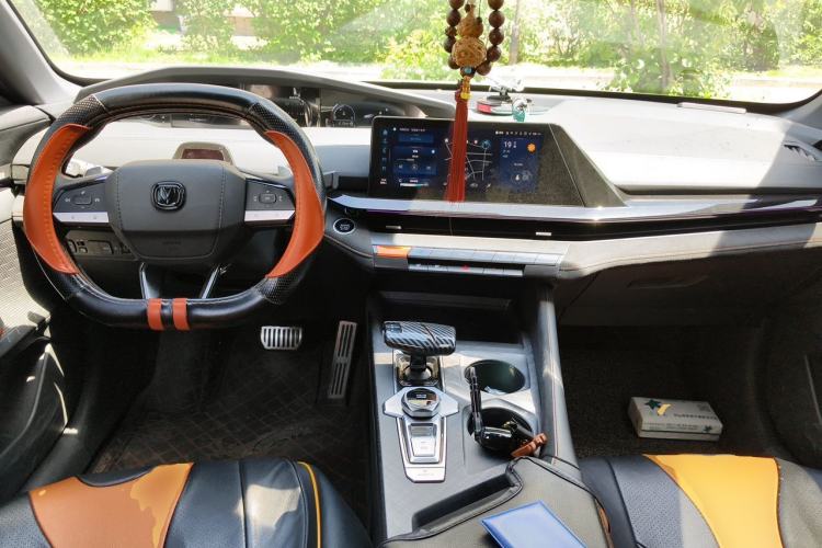 Used CHANGAN UNI-V 2022 1.5T Sport Edition Center Console
