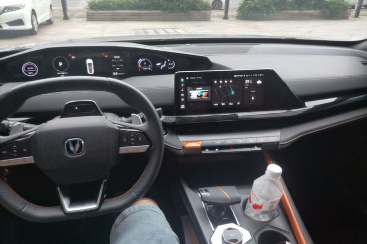 Used CHANGAN UNI-V 2022 1.5T Smart Navigation Version Center Console