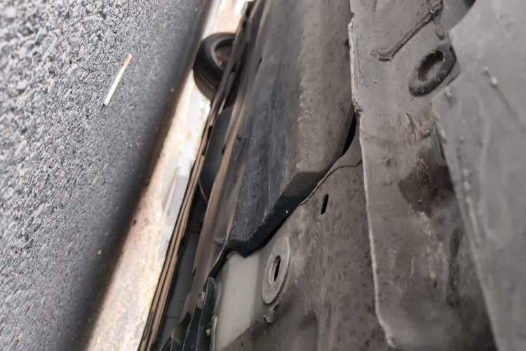 Used CHANGAN UNI-V 2022 1.5T Prestige Version Chassis Front Right