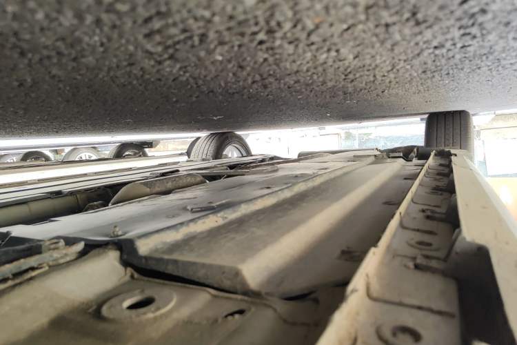 Used CHANGAN UNI-V 2022 1.5T Prestige Version Chassis Front Right