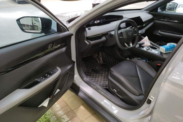 Used CHANGAN UNI-V 2022 1.5T Prestige Version Driver Seat