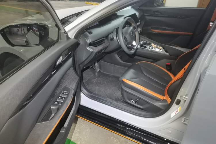 Used CHANGAN UNI-V 2022 2.0T Leading-Speed Edition Driver Seat