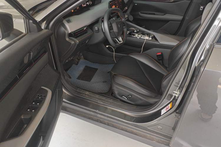 Used CHANGAN UNI-V 2022 1.5T Smart Navigation Version Driver Seat