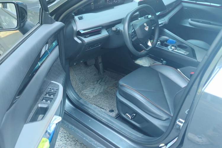 Used CHANGAN UNI-V 2022 1.5T Smart Navigation Version Driver Seat