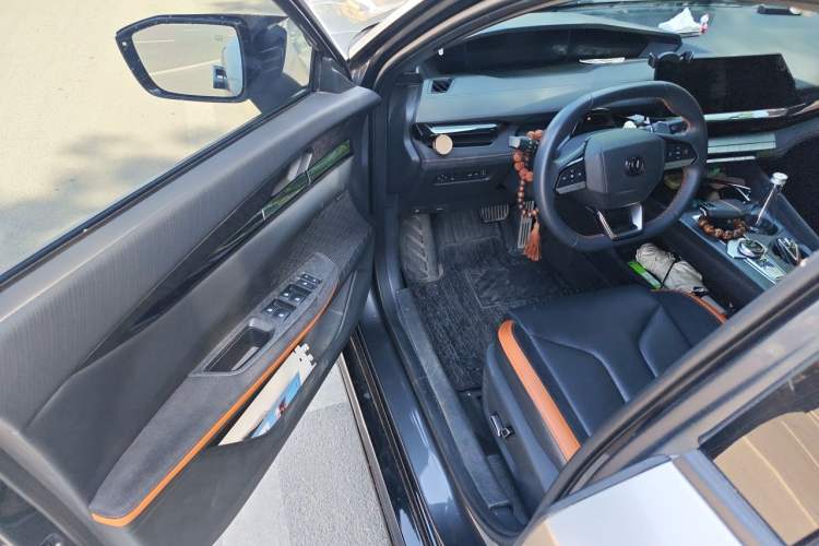 Used CHANGAN UNI-V 2022 2.0T Leading-Speed Edition Driver Seat