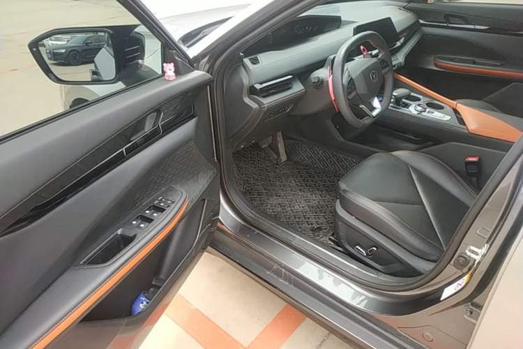 Used CHANGAN UNI-V 2022 1.5T Prestige Version Driver Seat