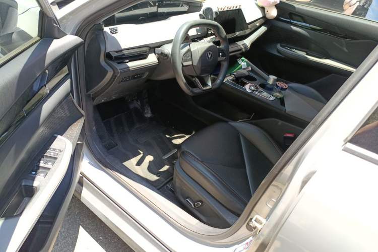 Used CHANGAN UNI-V 2022 1.5T Prestige Version Driver Seat