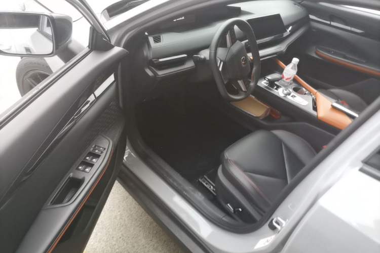 Used CHANGAN UNI-V 2022 1.5T Smart Navigation Version Driver Seat