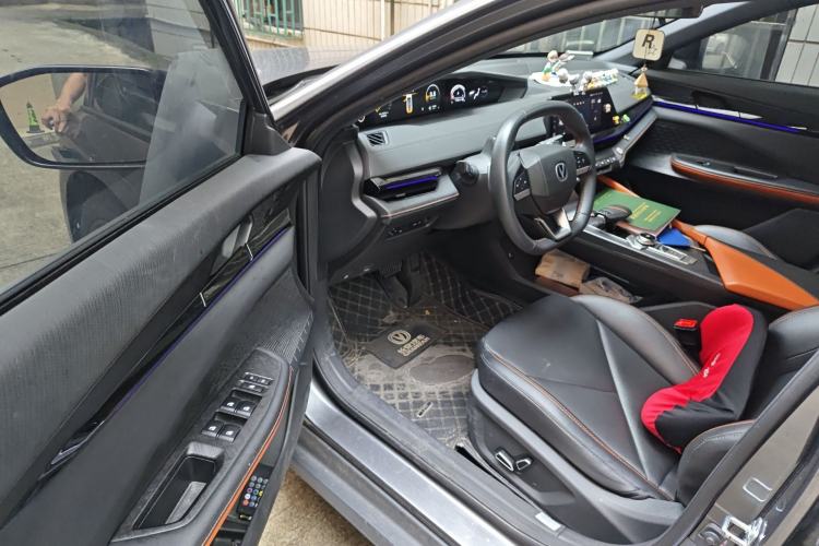 Used CHANGAN UNI-V 2022 1.5T Prestige Version Driver Seat