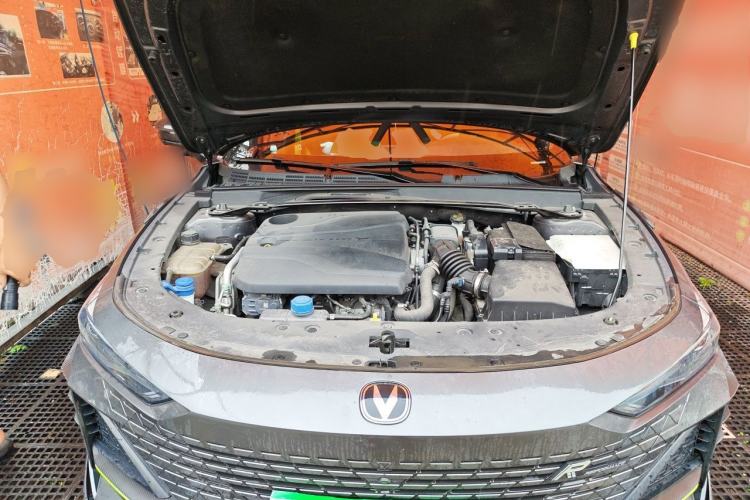 Used CHANGAN UNI-V 2022 1.5T Sport Edition Engine Bay