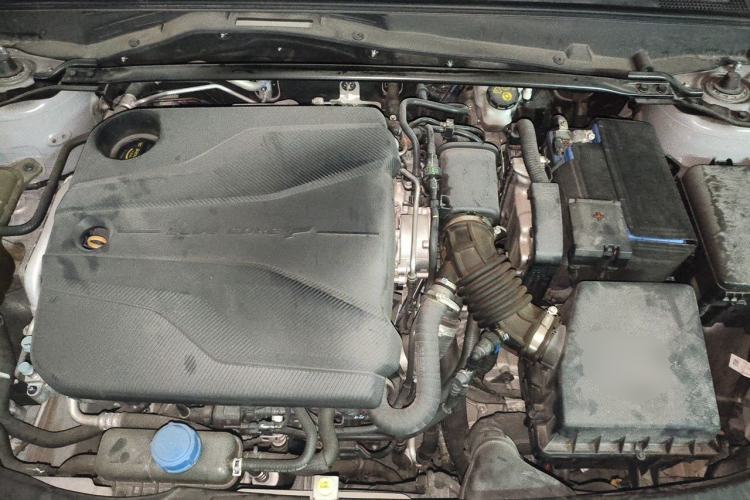 Used CHANGAN UNI-V 2022 1.5T Sport Edition Engine Bay