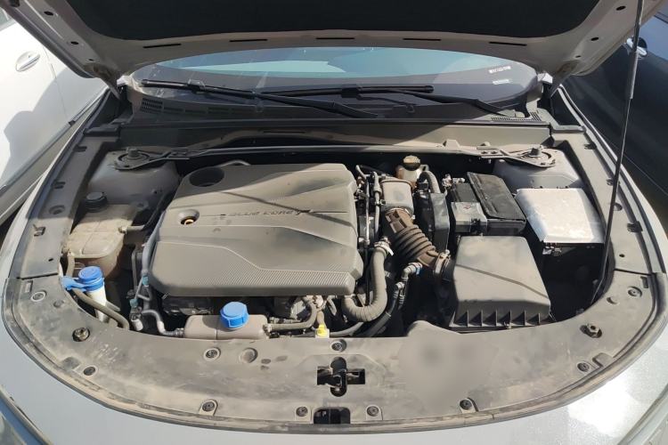 Used CHANGAN UNI-V 2022 1.5T Prestige Version Engine Bay