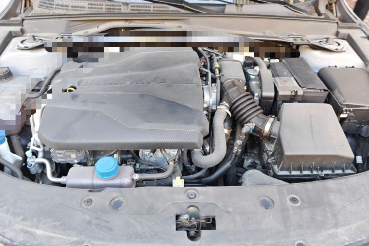 Used CHANGAN UNI-V 2022 1.5T Prestige Version Engine Bay