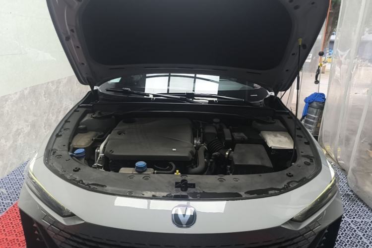 Used CHANGAN UNI-V 2022 1.5T Prestige Version Engine Bay