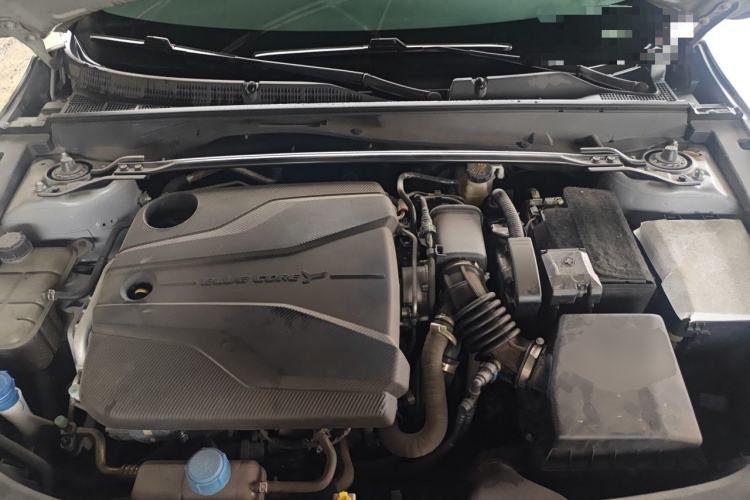 Used CHANGAN UNI-V 2022 1.5T Sport Edition Engine Bay