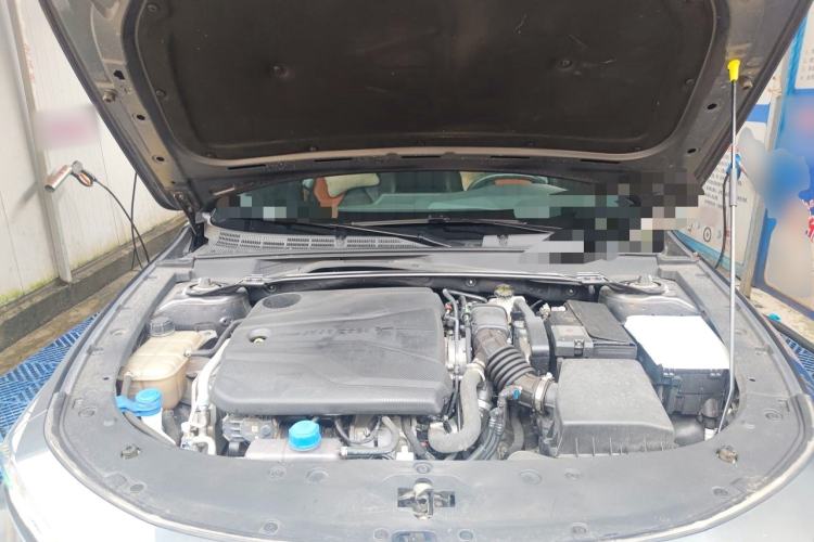 Used CHANGAN UNI-V 2022 1.5T Prestige Version Engine Bay