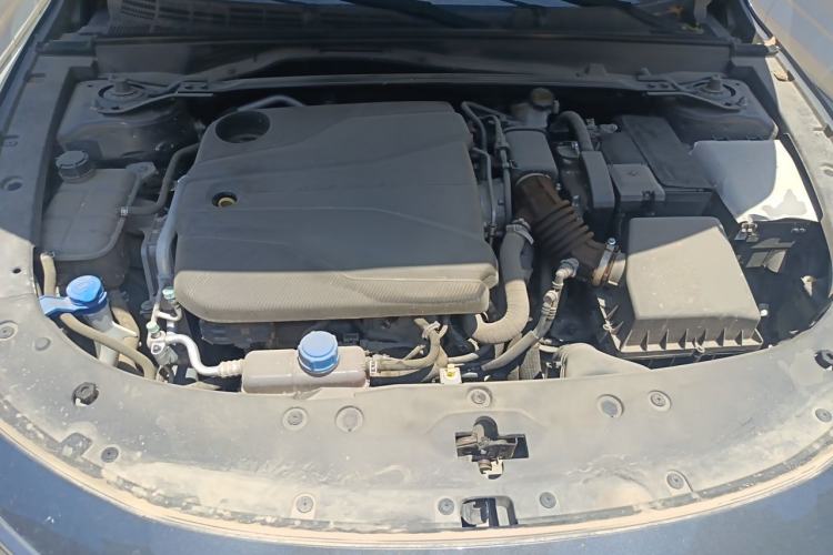 Used CHANGAN UNI-V 2022 1.5T Prestige Version Engine Bay