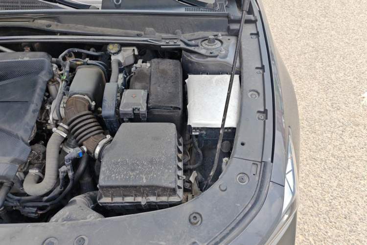 Used CHANGAN UNI-V 2022 1.5T Prestige Version Engine Bay Left