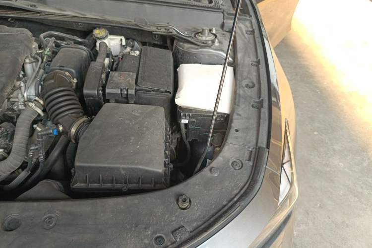 Used CHANGAN UNI-V 2022 1.5T Sport Edition Engine Bay Left