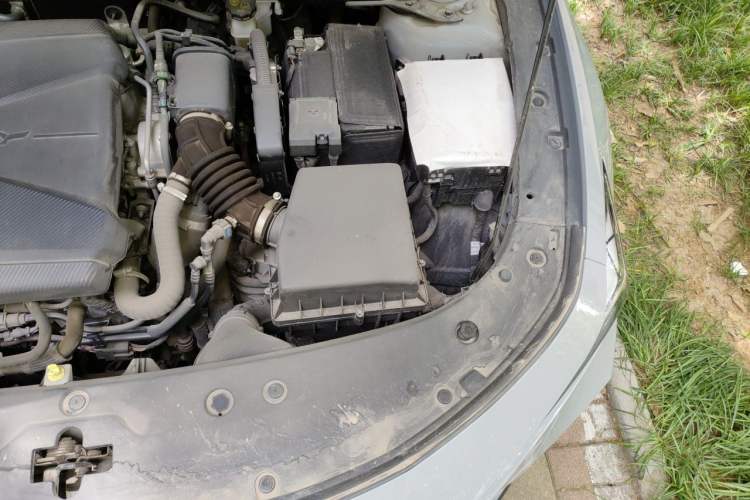 Used CHANGAN UNI-V 2022 1.5T Prestige Version Engine Bay Left