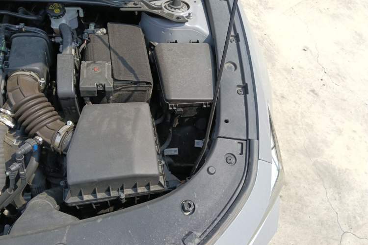 Used CHANGAN UNI-V 2022 1.5T Sport Edition Engine Bay Left