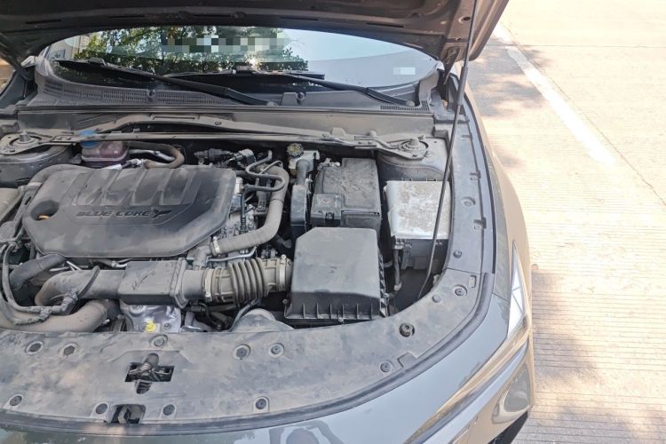Used CHANGAN UNI-V 2022 2.0T Sporty Version Engine Bay Left