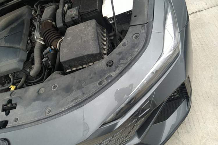 Used CHANGAN UNI-V 2022 1.5T Prestige Version Engine Bay Left