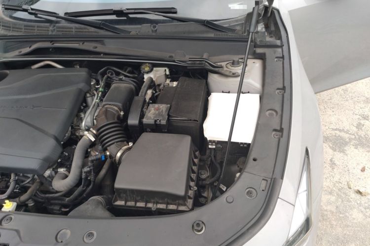 Used CHANGAN UNI-V 2022 1.5T Sport Edition Engine Bay Left