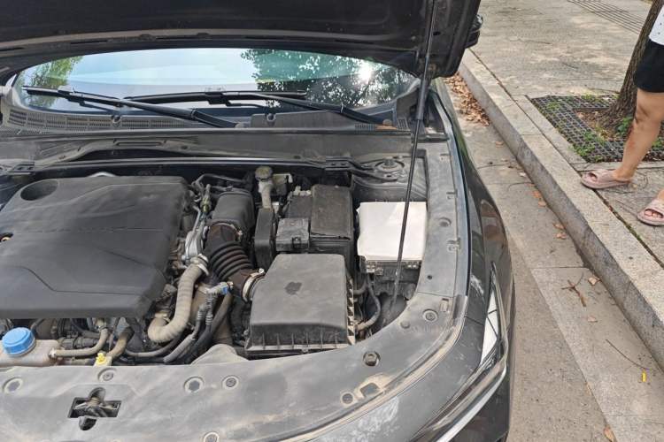 Used CHANGAN UNI-V 2022 1.5T Prestige Version Engine Bay Left