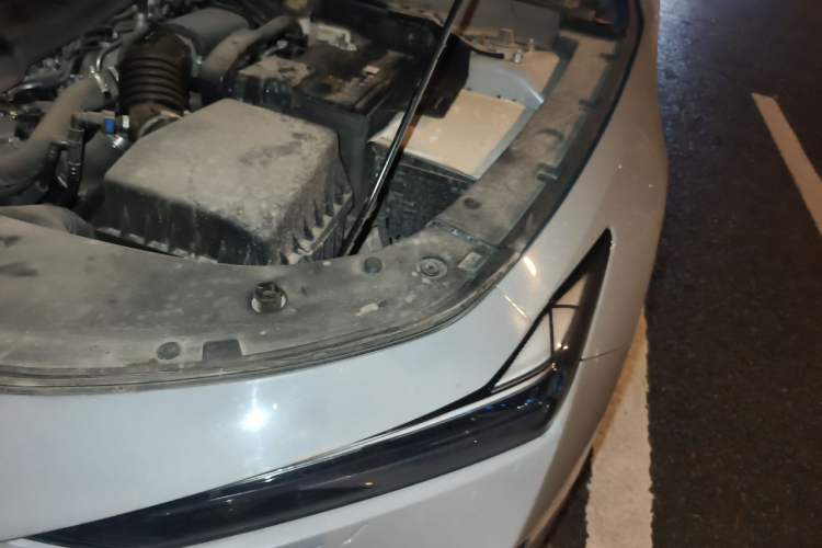 Used CHANGAN UNI-V 2022 1.5T Prestige Version Engine Bay Left